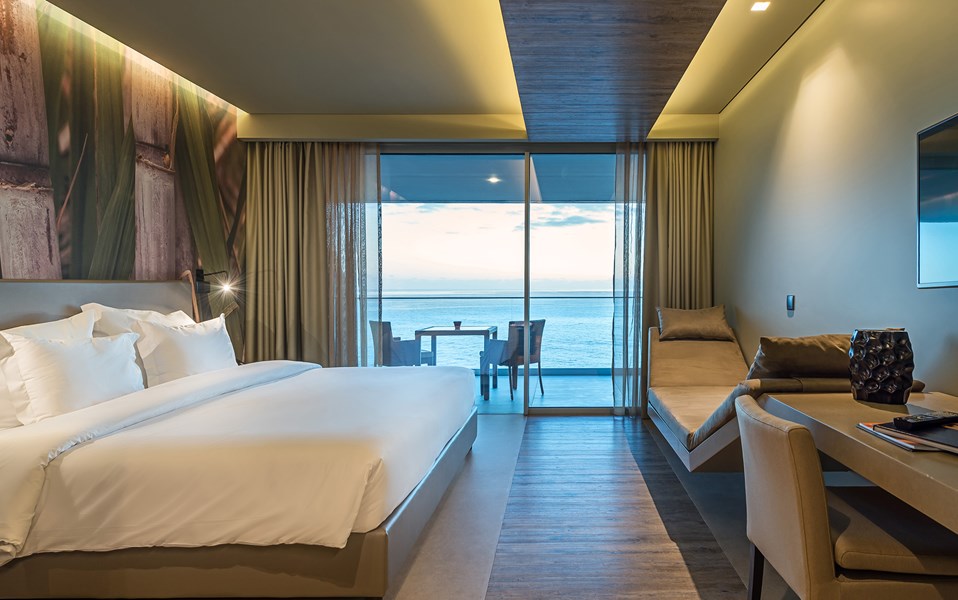 Premium Oceanfront Room
